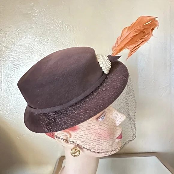 DAPPER 1940s' BROWN FELT HAT WITH PEAR & RUST COLORED FEATHER TRIM + VEIL